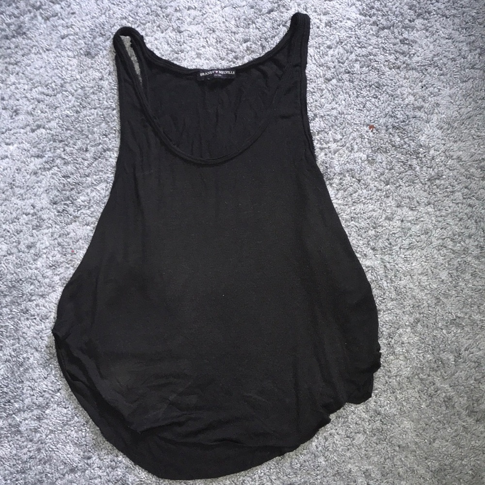 Black scoop neck flowy tank